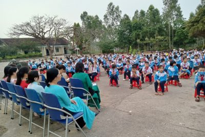 HOẠT ĐỘNG SINH HOẠT DƯỚI CỜ TUẦN 31-TRƯỜNG TH KIM ĐỒNG
