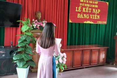 Lễ kết nạp Đảng viên mới.